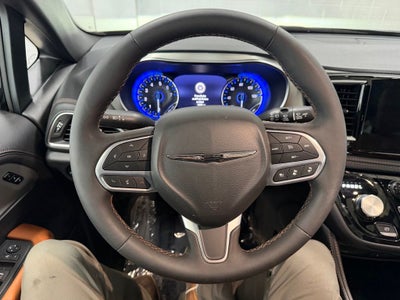 2024 Chrysler Pacifica Pinnacle AWD