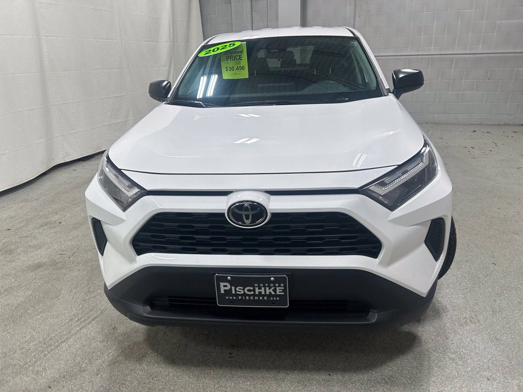 2025 Toyota RAV4 LE