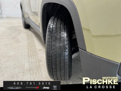 2026 Jeep Cherokee CHEROKEE LAREDO 4X4