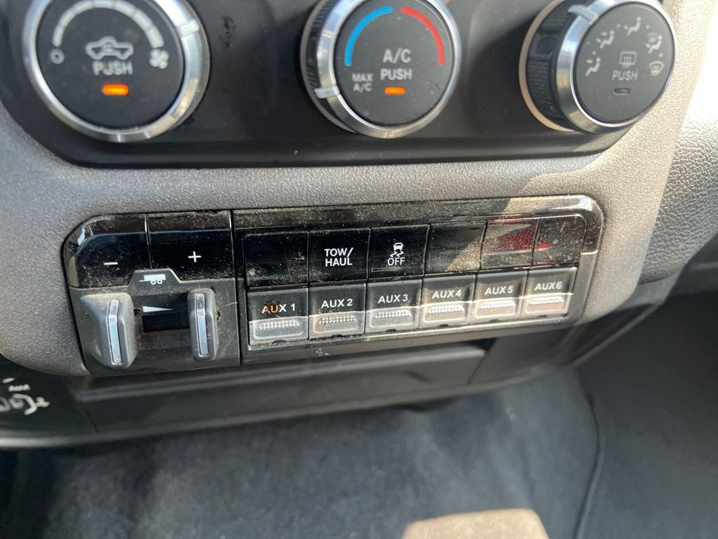 2020 RAM 2500 Tradesman Crew Cab 4x4 6'4' Box