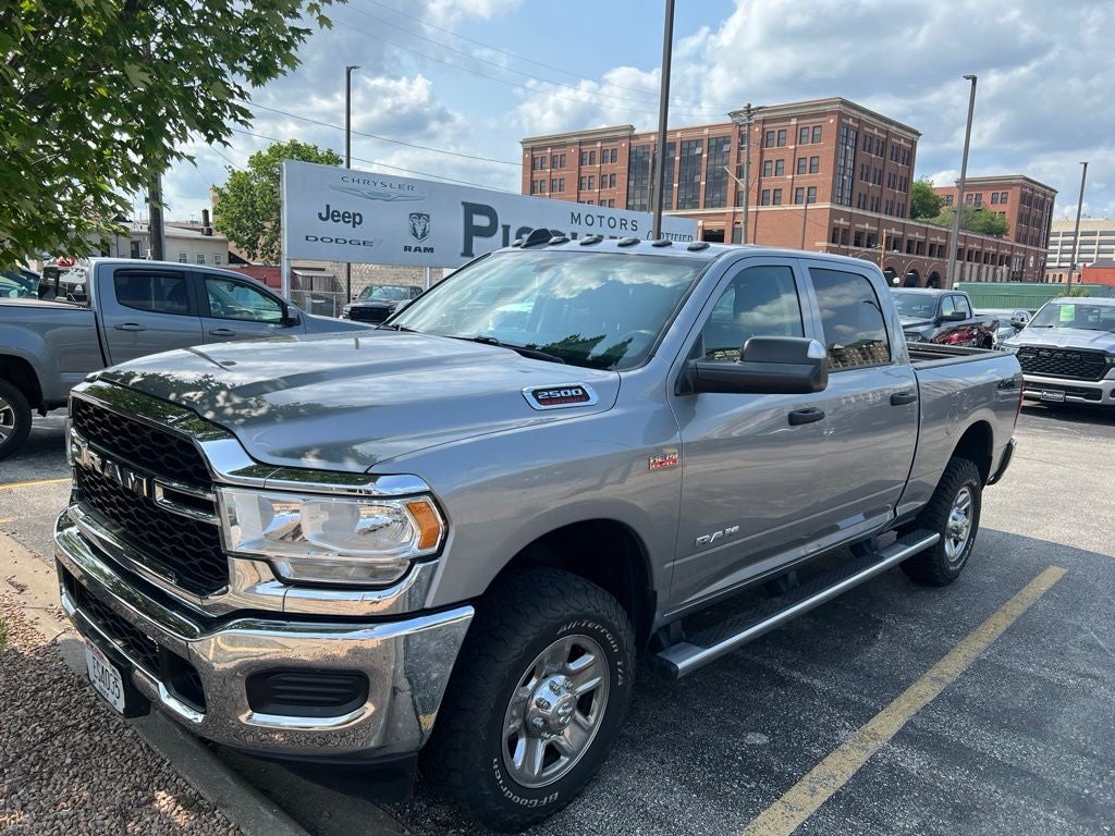 2020 RAM 2500 Tradesman Crew Cab 4x4 6'4' Box
