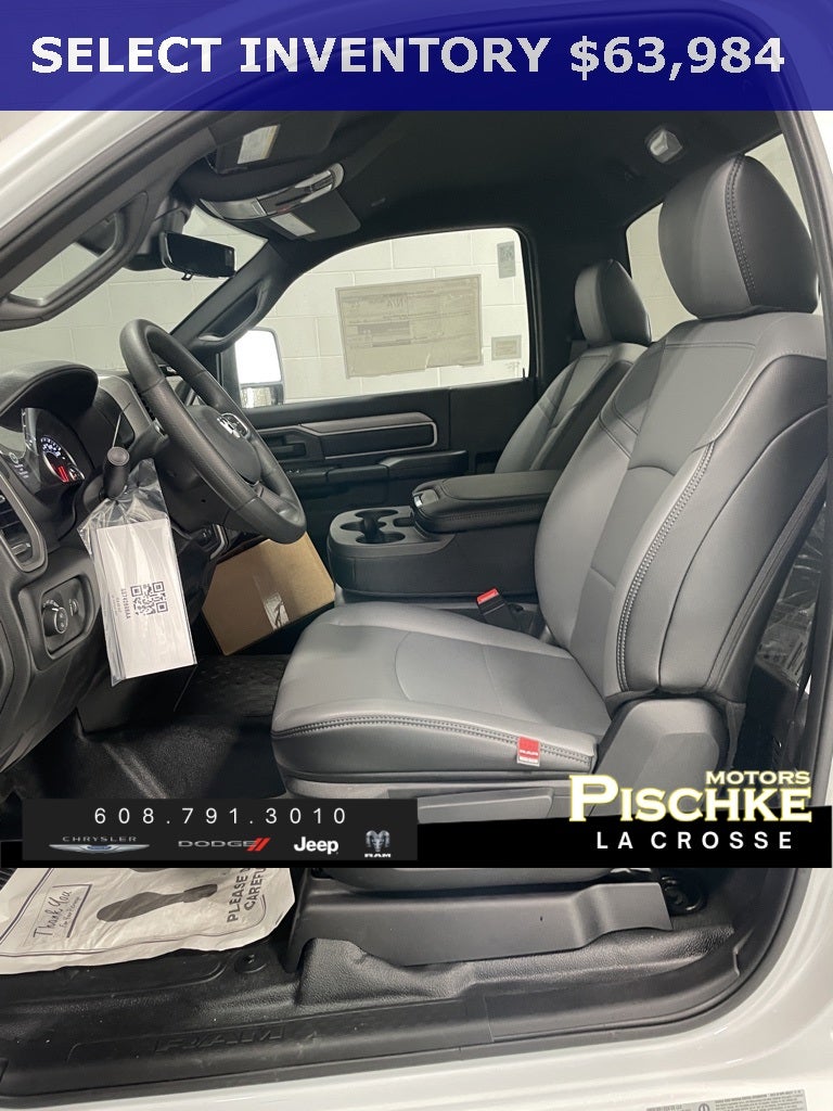 2026 RAM Ram 5500 Chassis Cab RAM 5500 TRADESMAN CHASSIS REGULAR CAB 4X4 84' CA