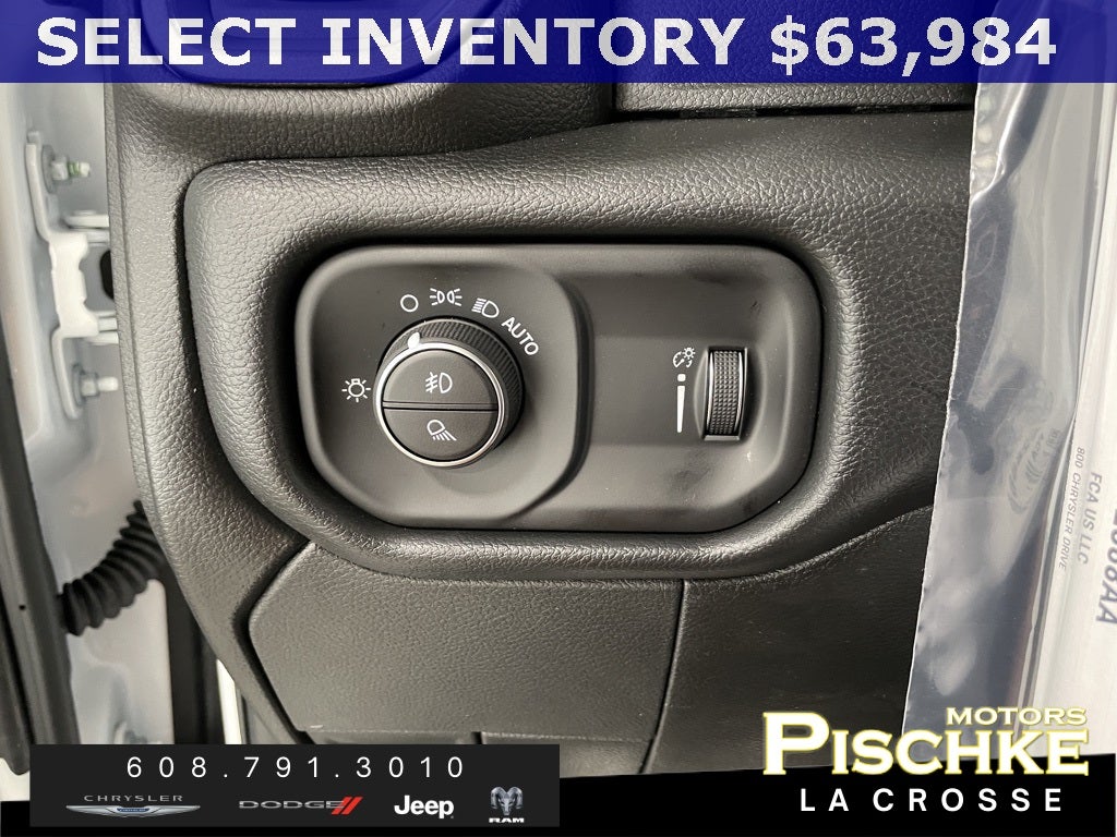 2026 RAM Ram 5500 Chassis Cab RAM 5500 TRADESMAN CHASSIS REGULAR CAB 4X4 84' CA