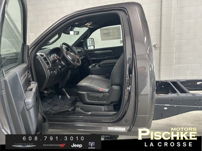 2026 RAM Ram 3500 Chassis Cab RAM 3500 TRADESMAN CHASSIS REGULAR CAB 4X4 84' CA