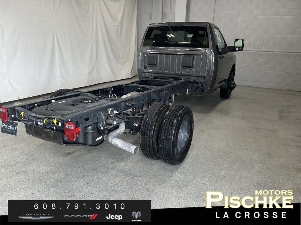2026 RAM Ram 3500 Chassis Cab RAM 3500 TRADESMAN CHASSIS REGULAR CAB 4X4 84' CA