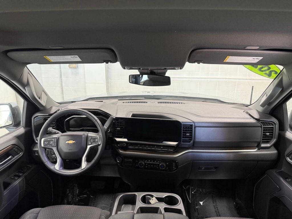 2025 Chevrolet Silverado 1500 4WD Crew Cab Short Bed LT with 2FL