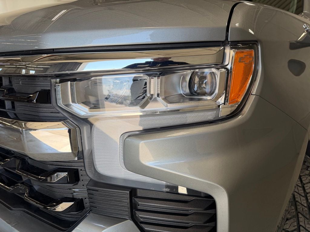2025 Chevrolet Silverado 1500 4WD Crew Cab Short Bed LT with 2FL