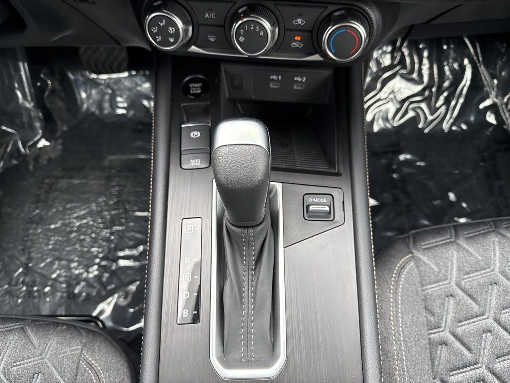 2025 Nissan Kicks SV