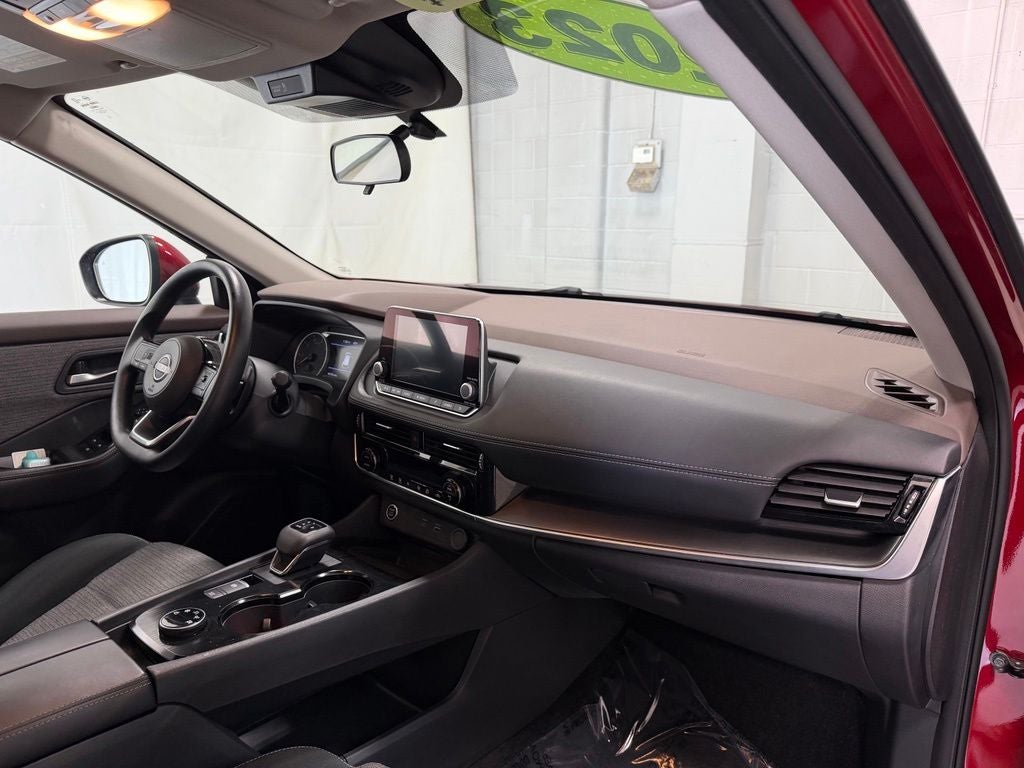 2023 Nissan Rogue SV - Photo 17