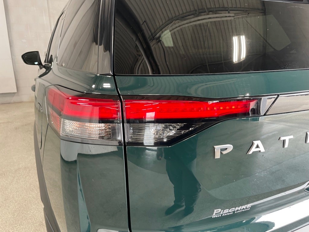 2022 Nissan Pathfinder SL 4WD