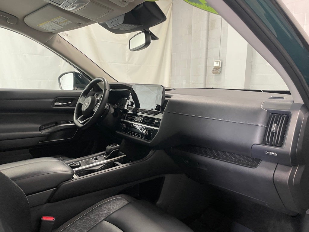 2022 Nissan Pathfinder SL 4WD