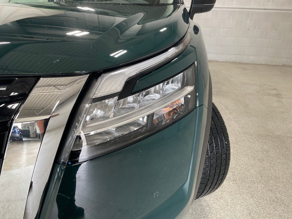 2022 Nissan Pathfinder SL 4WD