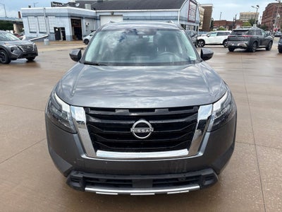 2025 Nissan Pathfinder SL 4WD