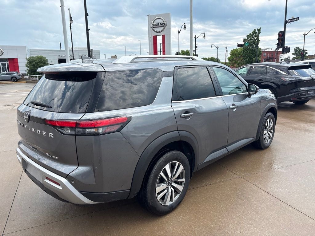 2025 Nissan Pathfinder SL 4WD