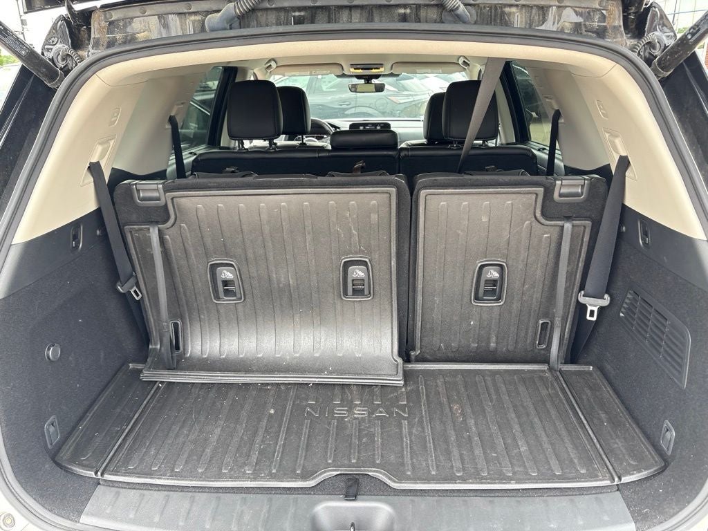 2023 Nissan Pathfinder SL 4WD