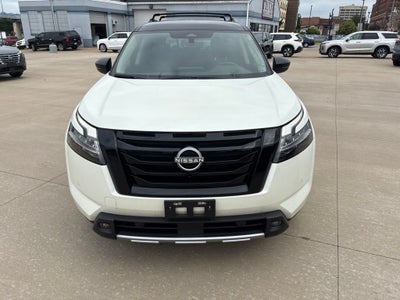 2023 Nissan Pathfinder SL 4WD
