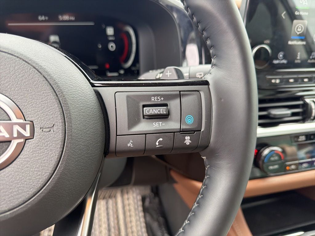 2025 Nissan Pathfinder Platinum 4WD