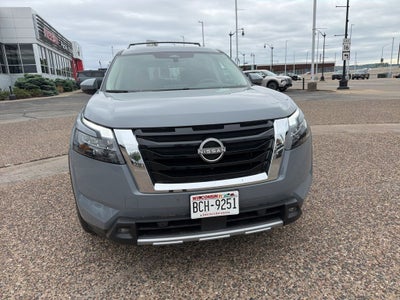 2025 Nissan Pathfinder Platinum 4WD