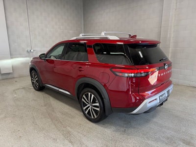 2025 Nissan Pathfinder Platinum 4WD