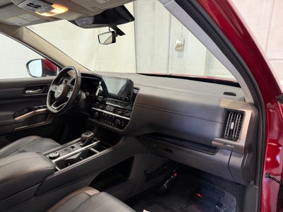 2025 Nissan Pathfinder Platinum 4WD