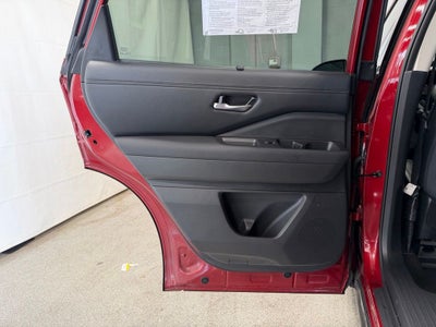 2025 Nissan Pathfinder Platinum 4WD