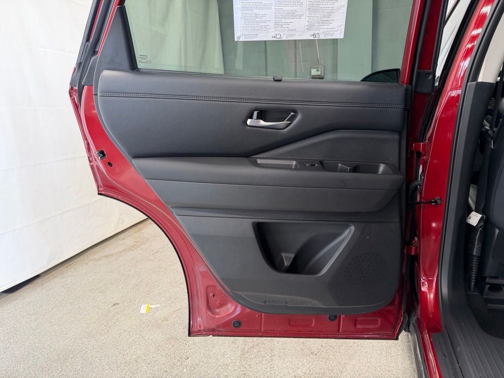 2025 Nissan Pathfinder Platinum 4WD
