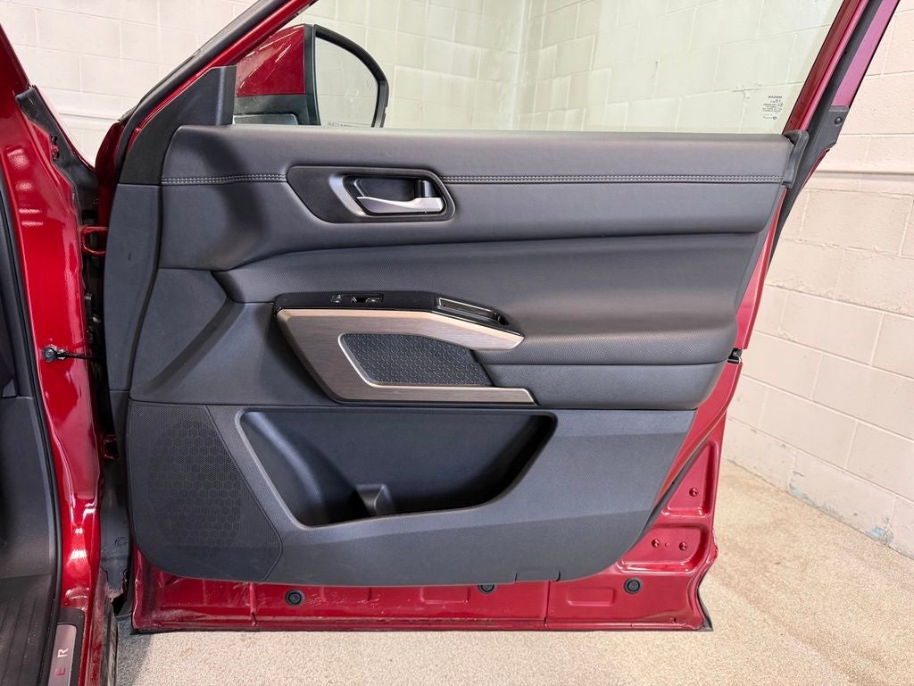 2025 Nissan Pathfinder Platinum 4WD
