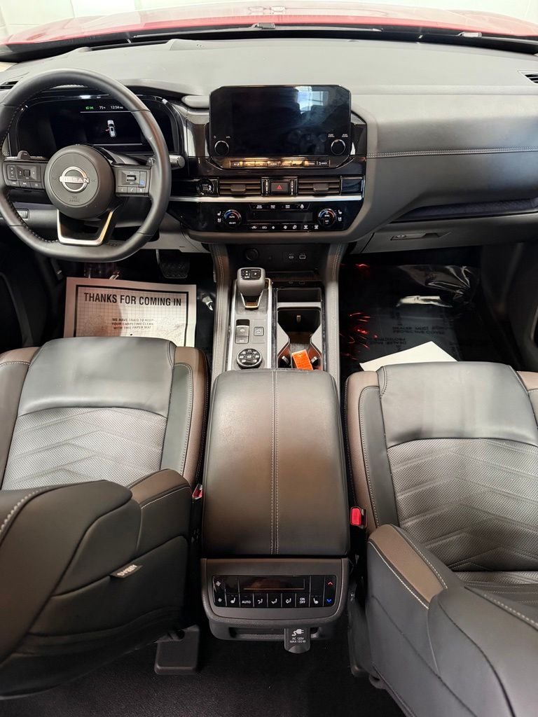 2025 Nissan Pathfinder Platinum 4WD
