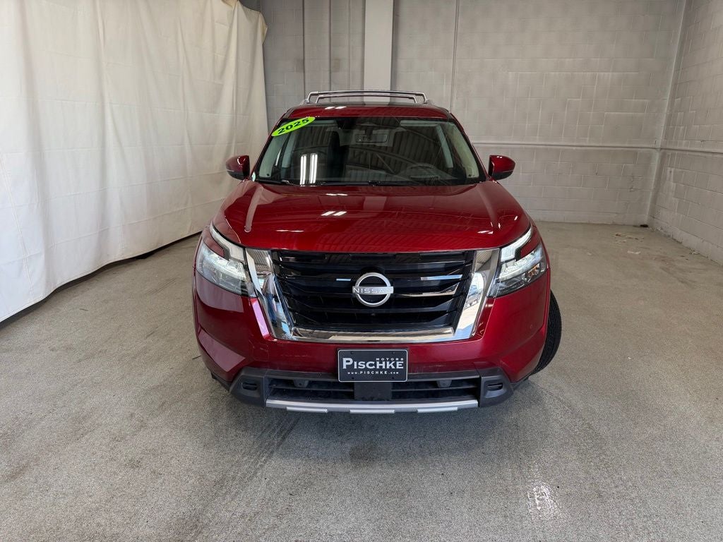 2025 Nissan Pathfinder Platinum 4WD