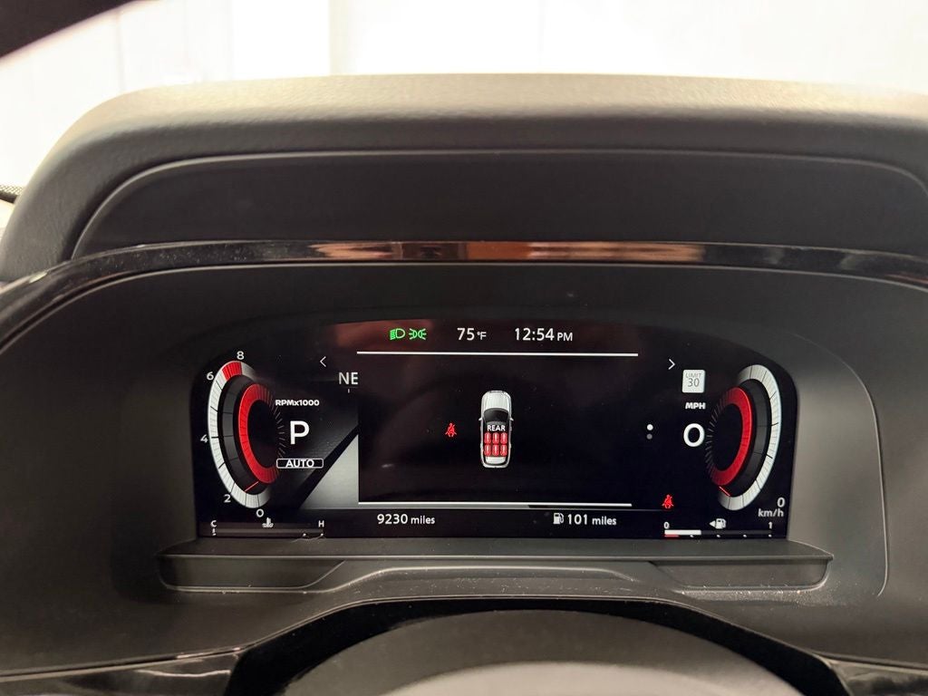 2025 Nissan Pathfinder Platinum 4WD