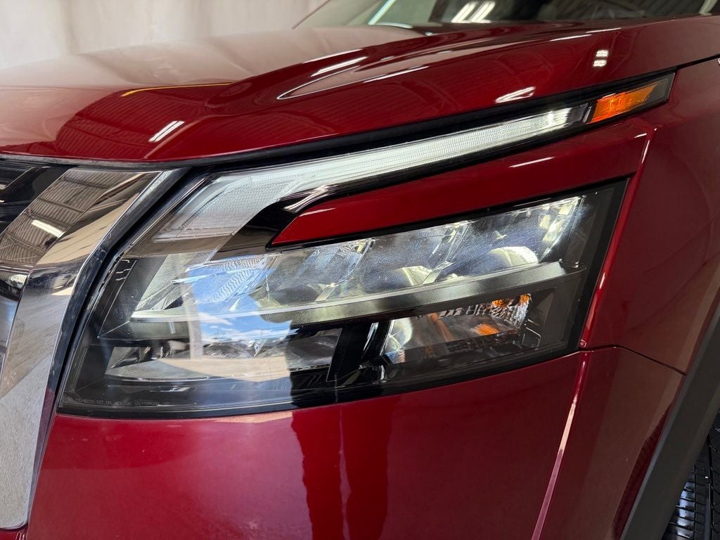 2025 Nissan Pathfinder Platinum 4WD