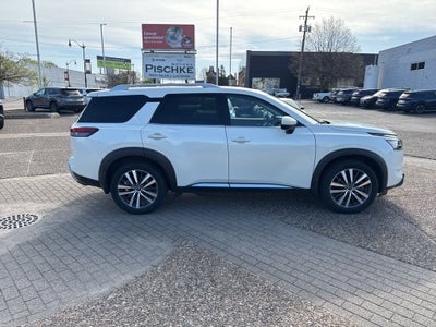 2022 Nissan Pathfinder Platinum 4WD