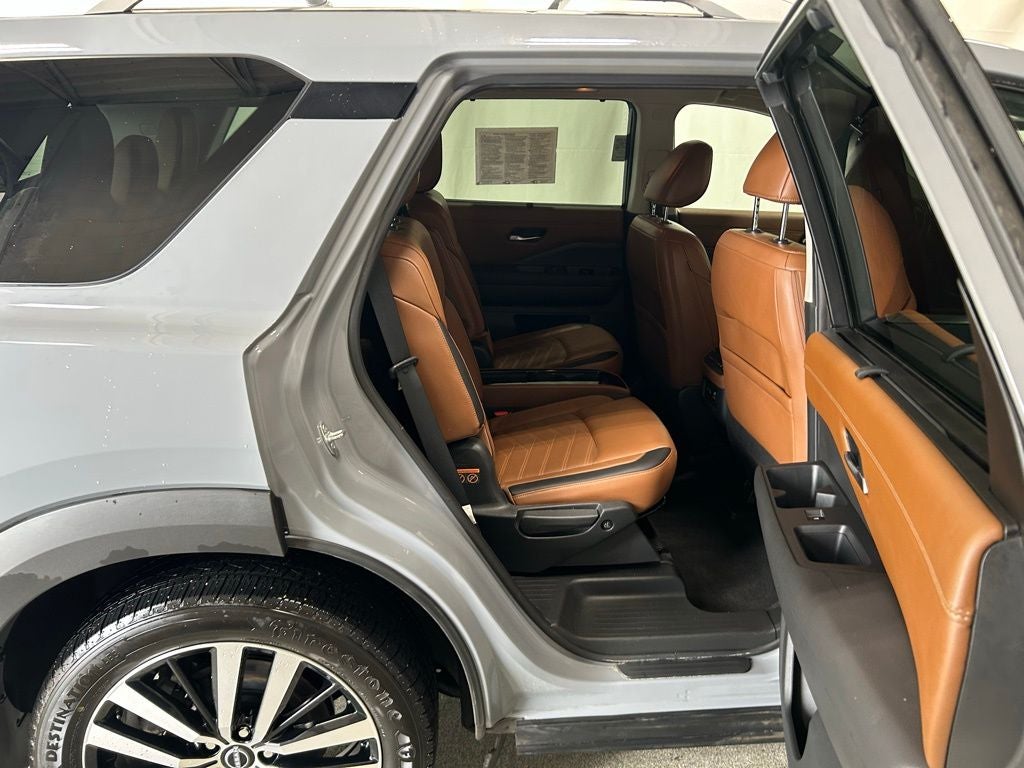 2023 Nissan Pathfinder Platinum 4WD