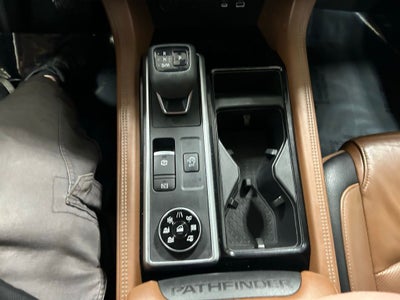 2023 Nissan Pathfinder Platinum 4WD