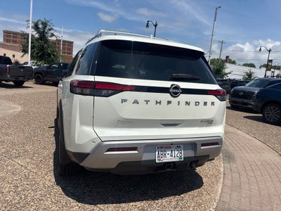 2023 Nissan Pathfinder Platinum