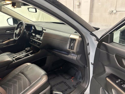 2024 Nissan Pathfinder Platinum 4WD