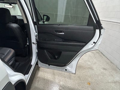 2025 Nissan Pathfinder Platinum 4WD