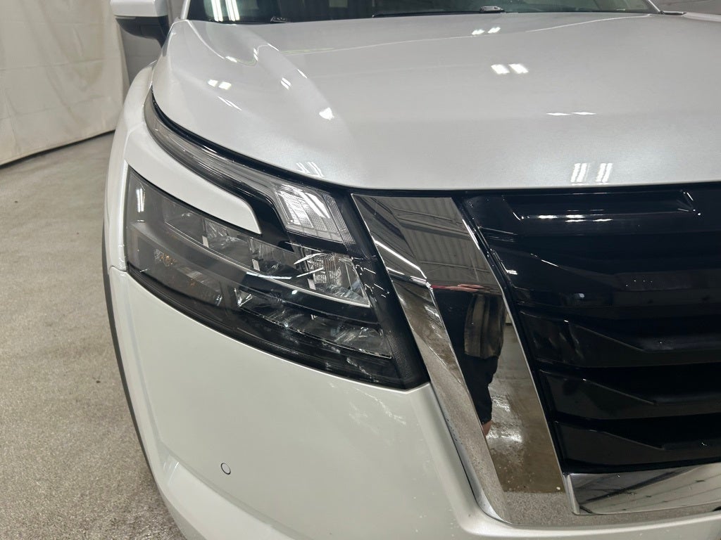 2025 Nissan Pathfinder Platinum 4WD