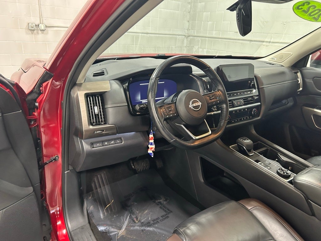 2023 Nissan Pathfinder Platinum 4WD
