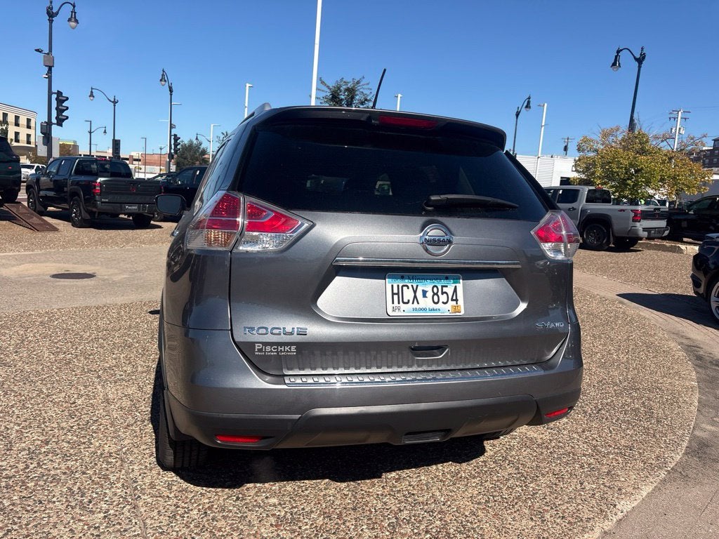 2016 Nissan Rogue SV