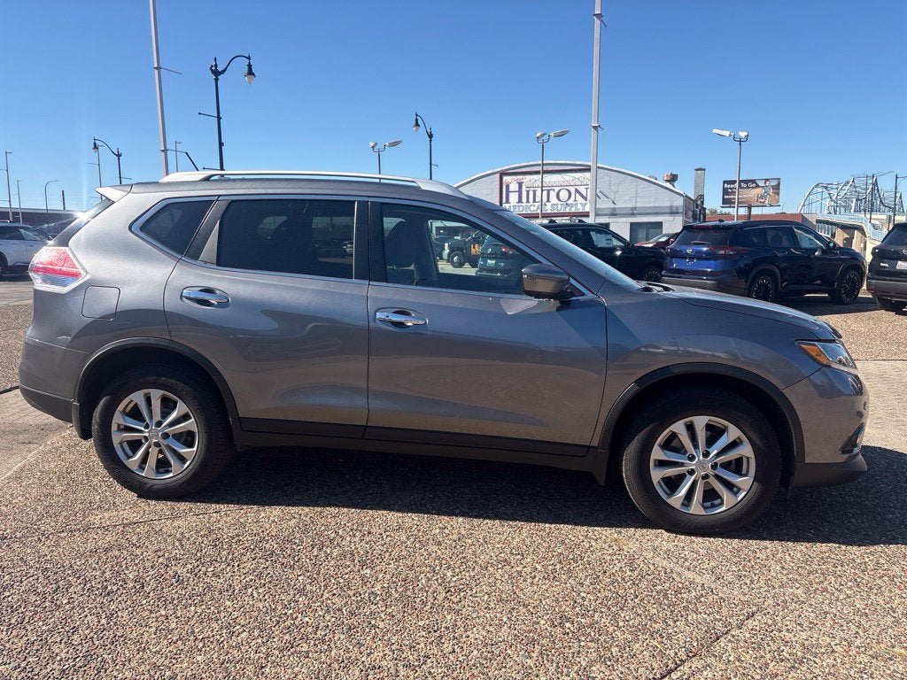 2016 Nissan Rogue SV