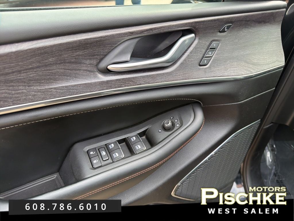 2025 Jeep Grand Cherokee Overland 4x4