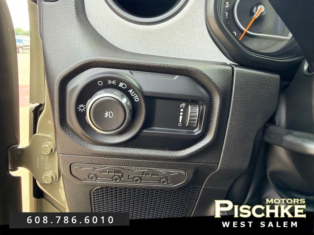 2025 Jeep Wrangler 4-Door Willys 4x4