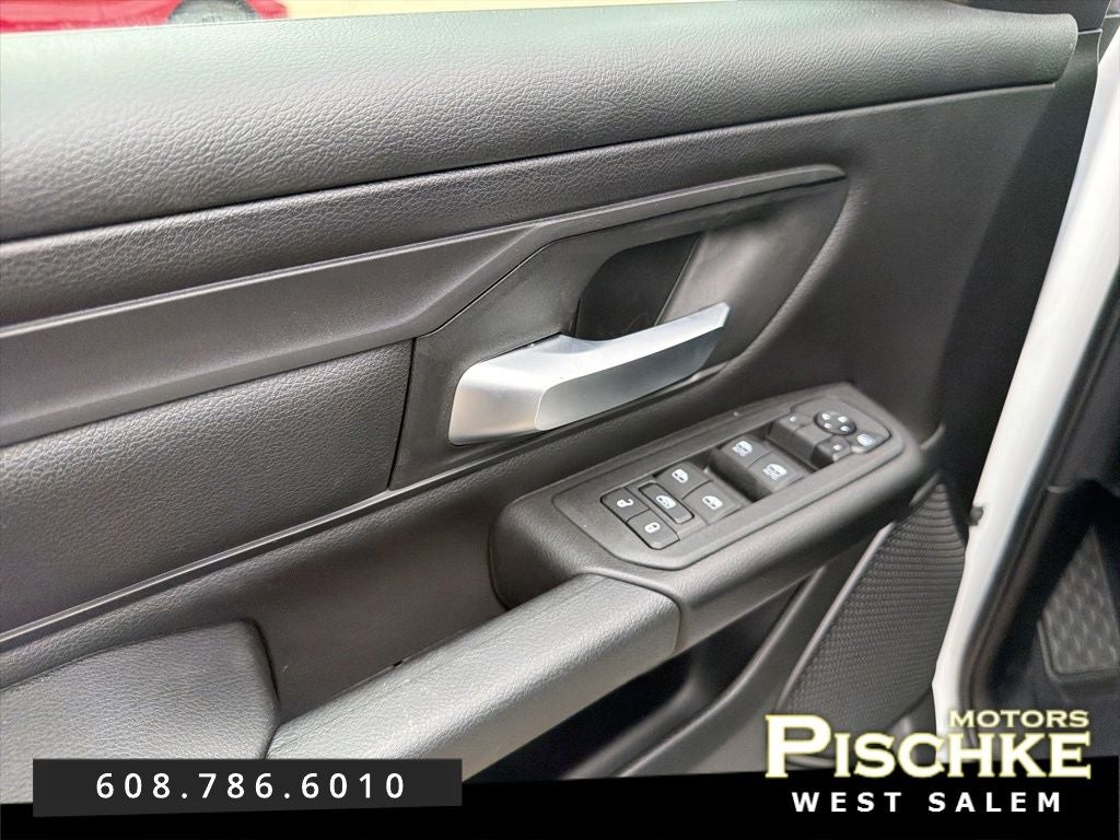 2025 RAM 1500 Tradesman Crew Cab 4x4 5'7' Box