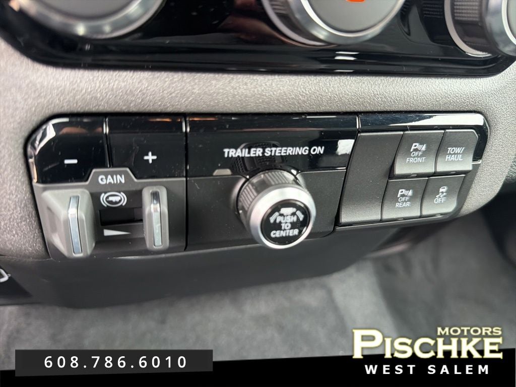 2025 RAM 1500 Tradesman Crew Cab 4x4 5'7' Box
