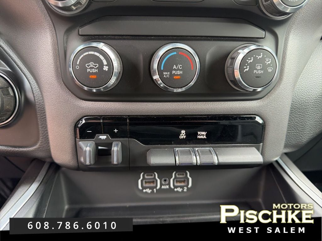 2021 RAM 1500 Big Horn Quad Cab 4x4 6'4' Box