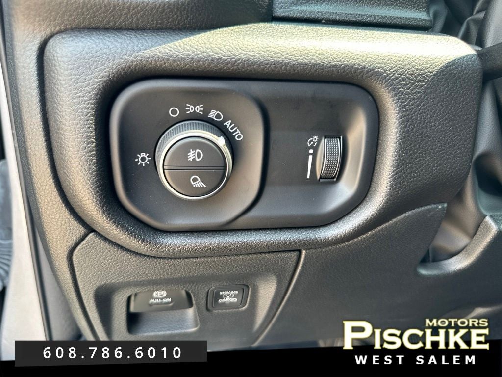 2025 RAM 1500 Tradesman Quad Cab 4x4 6'4' Box