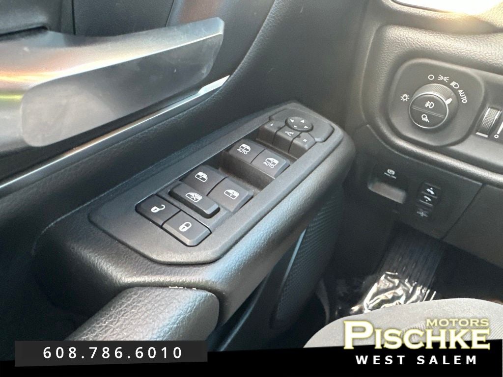2025 RAM 1500 Big Horn Crew Cab 4x4 5'7' Box