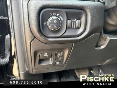 2025 RAM 1500 Big Horn Crew Cab 4x4 5'7' Box