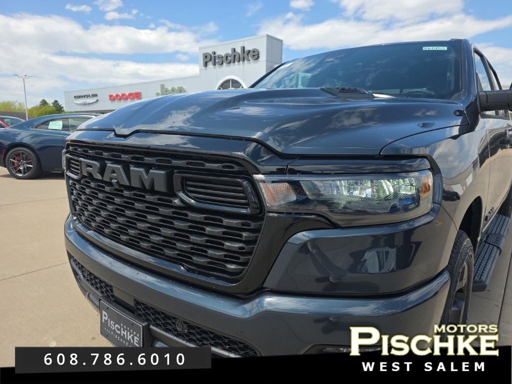 2026 RAM Ram 1500 RAM 1500 EXPRESS CREW CAB 4X4 5'7' BOX